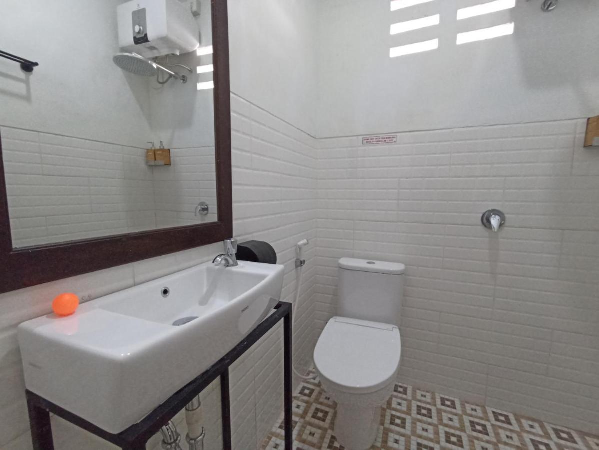 Mruyung Guest House Kota Lama Banyumas Mitra Reddoorz מראה חיצוני תמונה