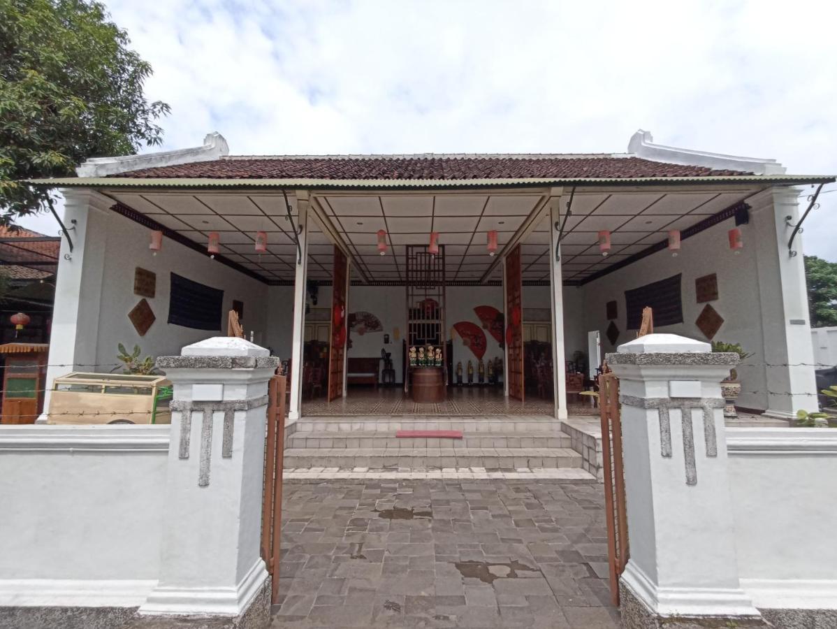 Mruyung Guest House Kota Lama Banyumas Mitra Reddoorz מראה חיצוני תמונה